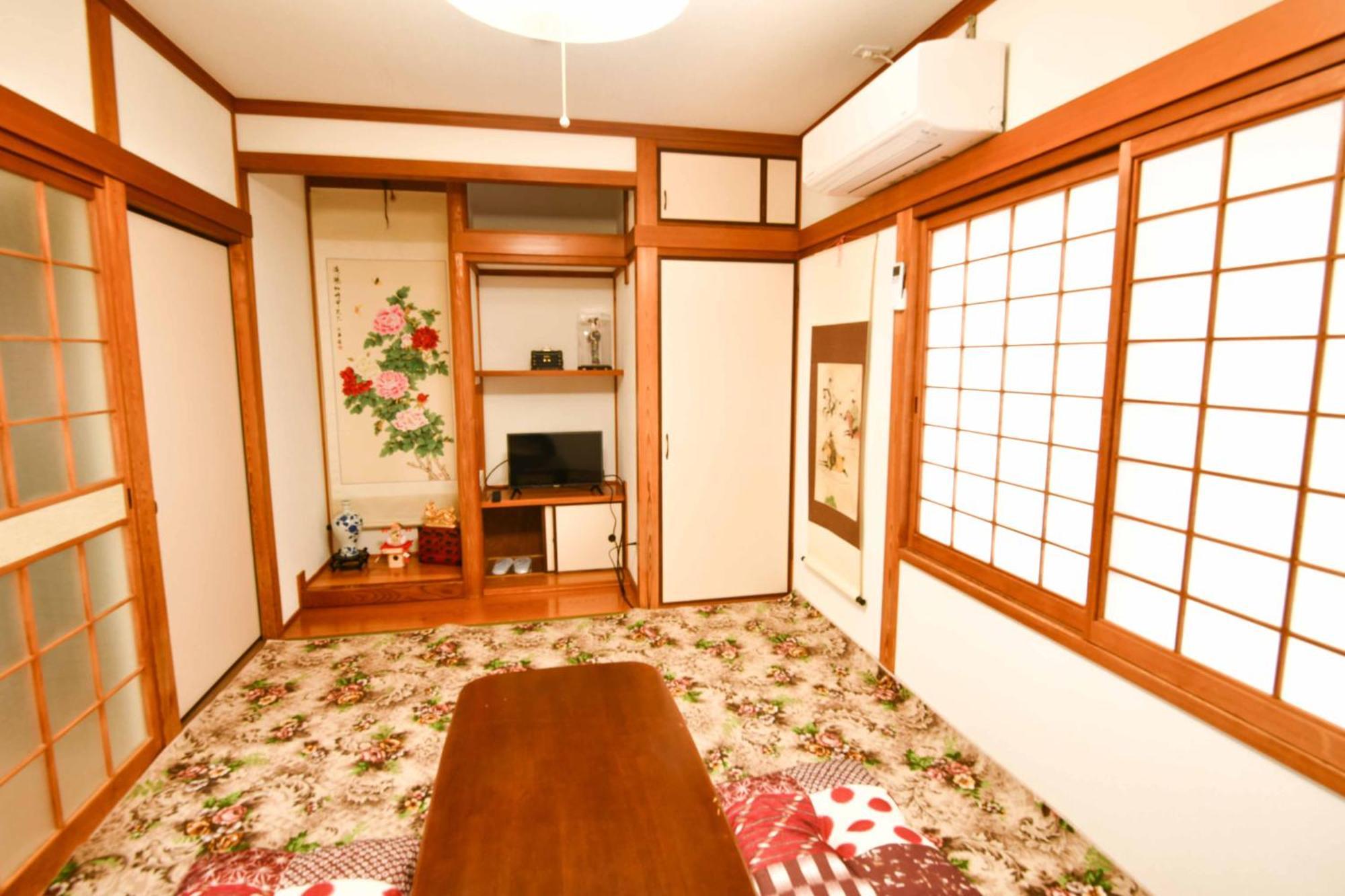 媛楽園 松山中心地及び道後温泉に近い家族やグループ旅行の多人数が泊まれる快適な宿 Exterior photo